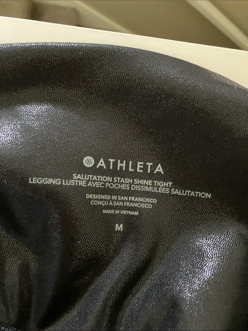 Athleta Salutation Stash Shine Tight - Black